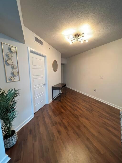 Luxury Apt 3 Mins To Dt Tampa -Pool-Gym-Balcony Exterior foto