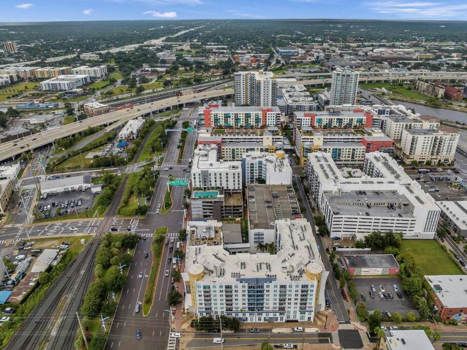Luxury Apt 3 Mins To Dt Tampa -Pool-Gym-Balcony Exterior foto